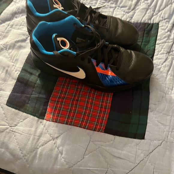 KD 3s OKC Colors - Picture 3 of 7